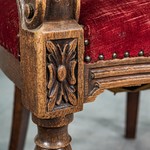 Антикварное кресло из дубового массива с львиным маскароном  1870-х гг.