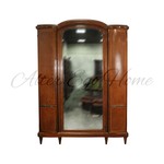 Антикварный платяной шкаф 1870-х гг. 