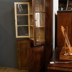 Антикварный угловой шкаф 1850-х гг. 