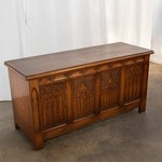 Антикварный сундук в неоготическом стиле 1920-х гг. 