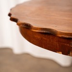 Антикварный столик-геридон с фигурной столешницей 1850-х гг. 