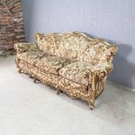 Мягкий диван в стиле «второго» рококо 1940-х гг.