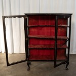 Антикварная витрина с фигурным остеклением 1840-х гг. 