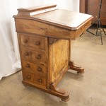 Антикварный столик-конторка с кожаной столешницей 1830-х гг