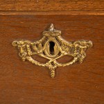 Антикварный комод с фигурными накладками в стиле неоклассицизм 1890-х гг. 