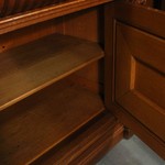 Антикварный немецкий буфет с раскрепованным фасадом и арочной нишей 1870-х гг. 