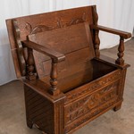Антикварный скамья-стол с резьбой растительного характера 1900-х гг. 