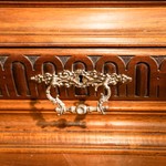 Антикварный буфет архитектурного типа 1850-х гг. 