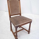 Комплект антикварных стульев с декоративными раковинами