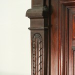 Антикварный буфет с резным декором 1860-х гг. 