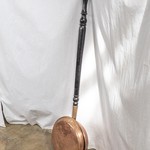 Антикварная грелка для постели 1690-х гг. 