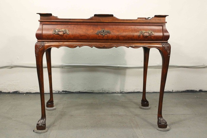 Антикварный чайный столик в стиле Чиппендейл 1910-х гг. 