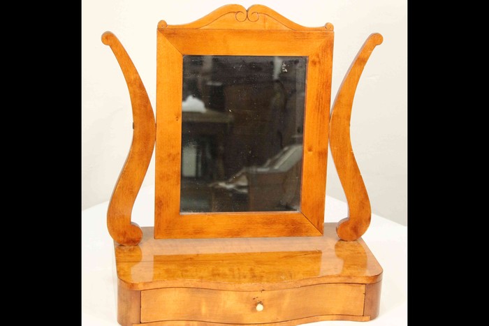 Антикварное настольное зеркало светлого ореха 1900-х гг. 