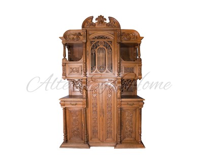 Антикварный буфет с резными канделябрами