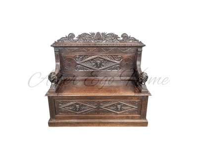 Антикварная скамья с резными маскаронами 1860-х гг. 