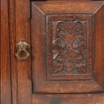 Антикварный навесной шкафчик с зеркальным полотном 1900-х гг. 