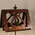 Антикварный пюпитр из ореха 1840-х гг.