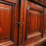 Антикварный сервант с зеркальным полотном и мраморной столешницей 1870-х гг. 