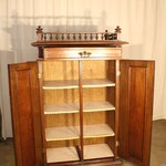 Антикварный дубовый шкаф с балюстрадой 1860-х гг. 