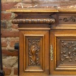 Антикварный сервант с мраморной столешницей и гротесками 1860-х гг. 