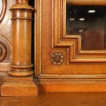 Антикварный одночастный буфет с резным навершием 1870-х гг. 