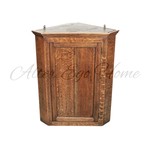 Антикварный навесной угловой шкафчик из дуба 1880-х гг. 