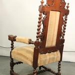 Антикварное кресло с резным щитковым навершием 1850-х гг. 