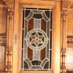 Антикварный французский буфет с витражной вставкой 1870-х гг. 