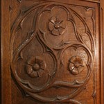 Антикварный книжный шкаф в неоготическом стиле 1910-х гг. 