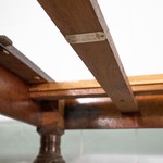 Винтажный дубовый стол с точеными ножками 1930-х гг.