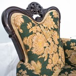 Антикварные парные кресла с цветочным узором