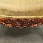 Антикварное кресло с резным навершием 1840-х гг. 