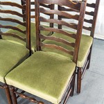 Комплект винтажных стульев с высокими спинками 1960-х гг.