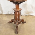Антикварный табурет для пианино с ротанговым сиденьем 1850-х гг. 