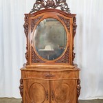 Антикварный шкаф с роскошным резным навершием 1850-х гг. 