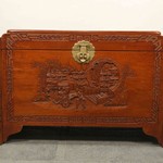 Антикварный китайский сундук с резными композициями 1910-х гг. 