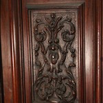 Антикварный буфет с резным декором 1860-х гг. 