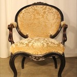 Антикварное кресло с круглой спинкой тёмного дуба 1880-х гг. 