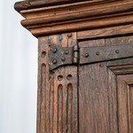 Антикварный дубовый полушкаф с филенчатыми дверцами 1840-х гг. 