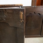 Антикварный полушкаф из дубового массива 1790-х гг.