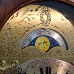Винтажные напольные часы с металлическими фигурами 1960-х гг.