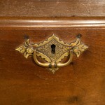 Антикварный комод с фигурными накладками 1860-х гг. 
