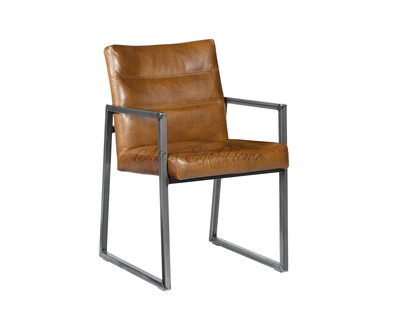 Роскошный стул с металлическими ножками в виде трапеций