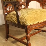 Антикварное кресло с резной спинкой 1900-х гг. 