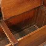 Антикварная дубовая скамья с резными локотками 1880-х гг. 