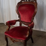 Антикварное кресло с массивным резным навершием в стиле неорококо 1850-х гг. 