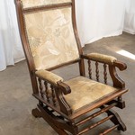 Антикварное кресло с высокой спинкой 1880-х гг. 