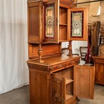 Антикварный буфет в мехеленском стиле с витражными створками 1860-х гг. 