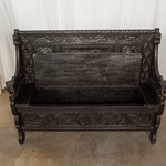Антикварная скамья в стиле неоренессанс с резными композициями 1870-х гг. 