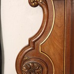 Антикварный одночастный буфет с резным навершием 1870-х гг. 